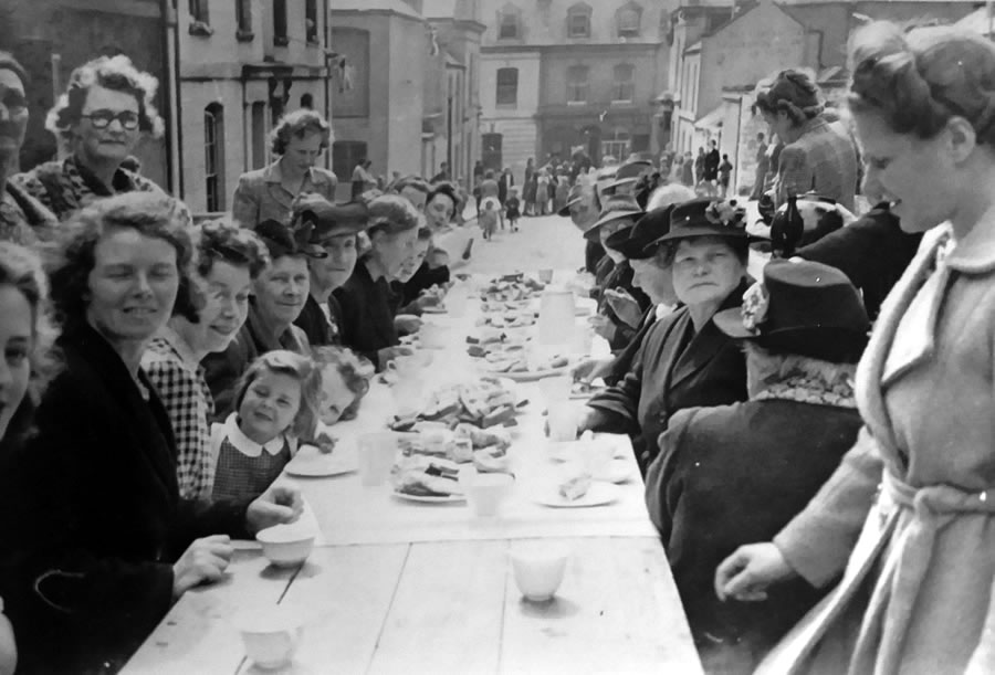 VE dat street  party